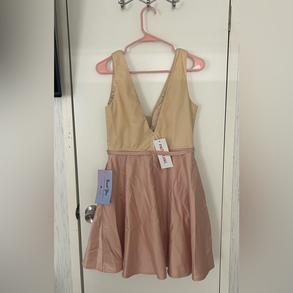SOLD 🤑Promgril short sequin satin homecoming party dress - Picture 3 of 7